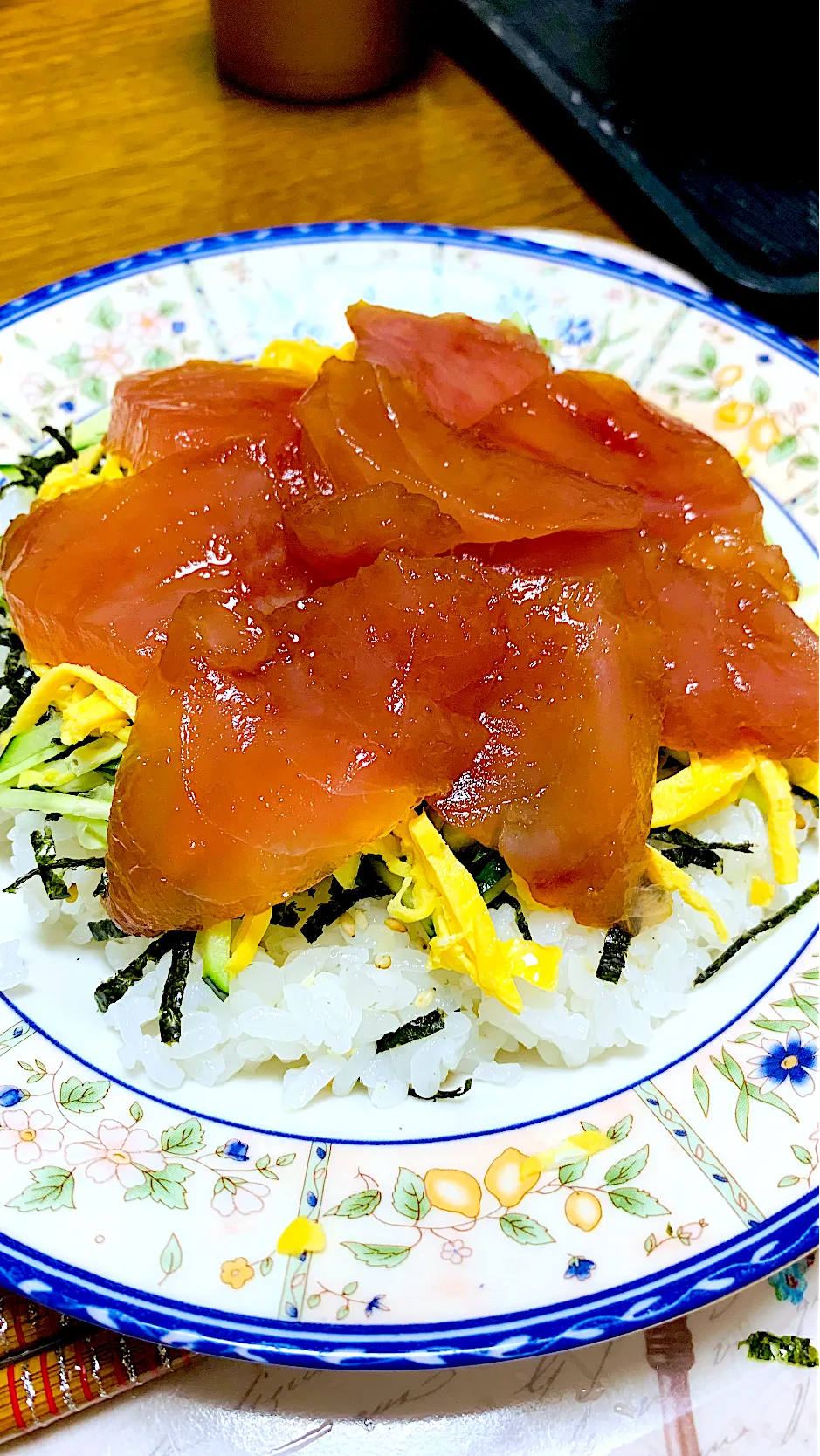 備長マグロの漬けチラシ丼🐟✨|ちはるさん