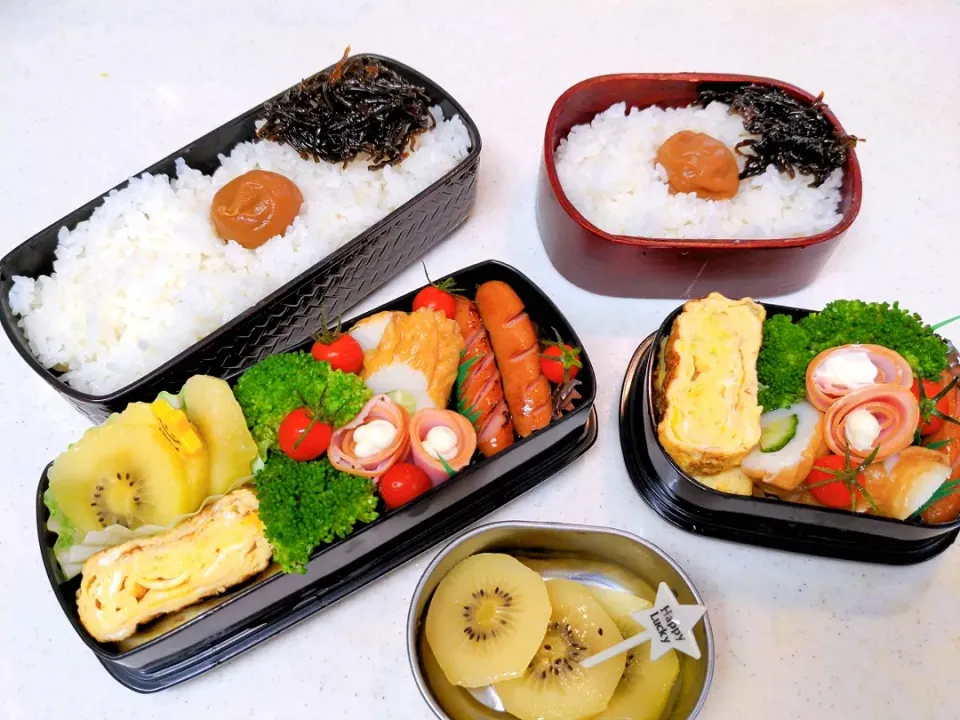 今日はお弁当2つ分☆
※自家製はちみつ梅干し、山椒昆布、出汁卵焼き、あらびきウインナー、きゅうりちくわ、ブロッコリー、ハムマヨ、ミニトマト、ゴールデンキゥイ、採れたてミニトマト※です。|yuriさん