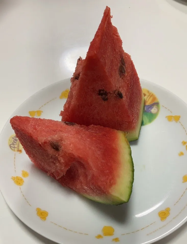 Snapdishの料理写真:食後に頂き物のスイカ(^^)|Saharaさん