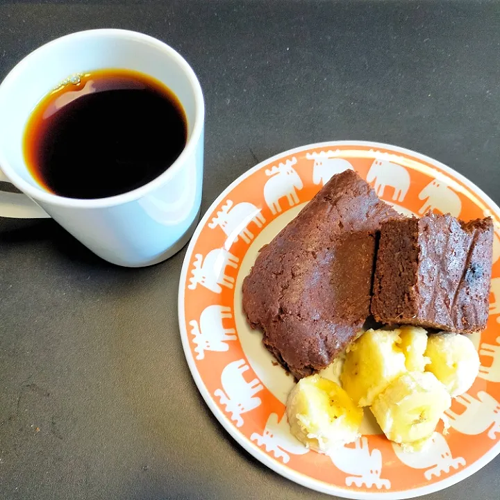 Snapdishの料理写真:7/30朝、おからココアケーキとか
316kcal|ぴらさん