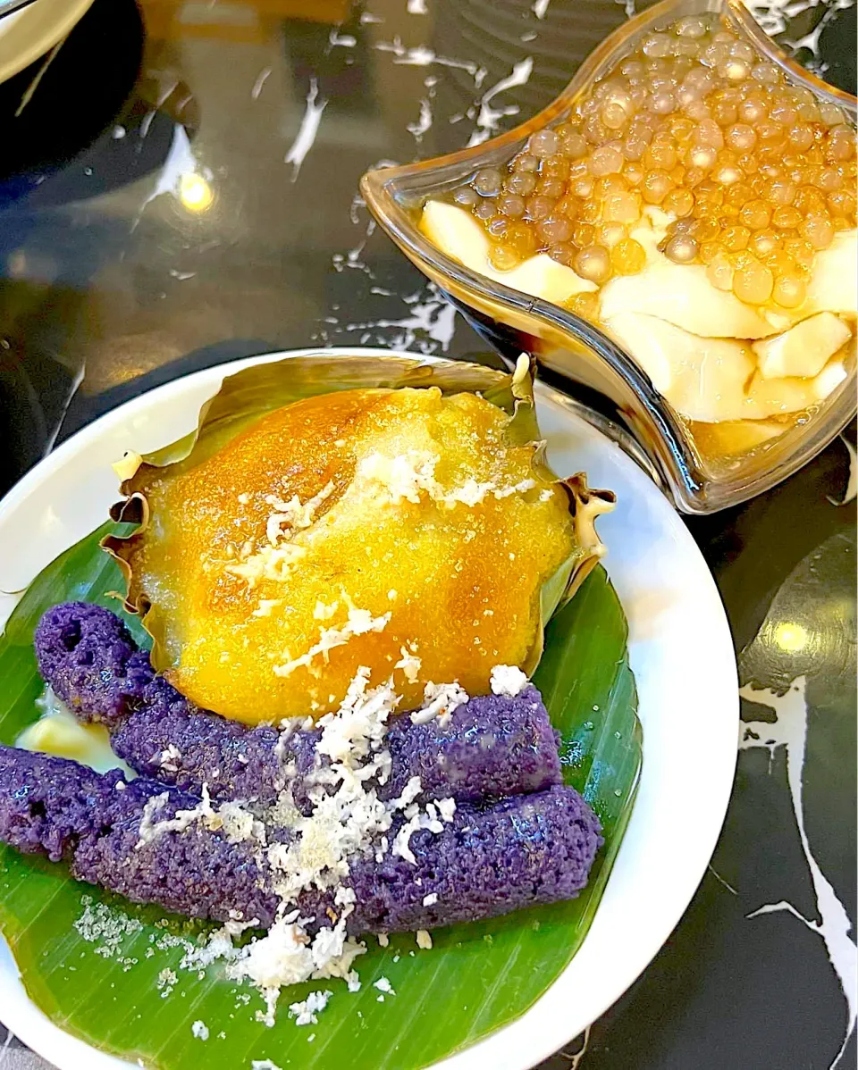 Sweet soybean pudding with boba pearls topped with brn sugar caramel syrup, bibingka rice cakes and purple rice cake puto bumbong cooked / steamed in bamboo tubes|🌺IAnneさん