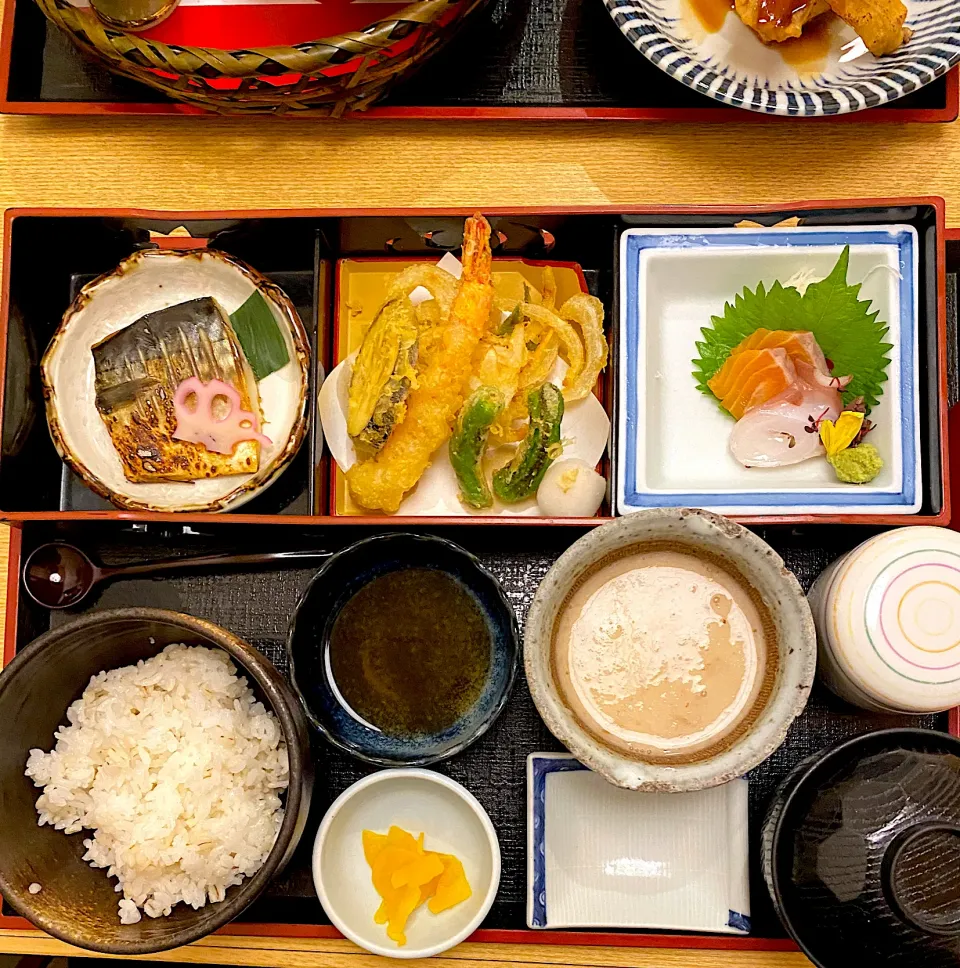 Snapdishの料理写真:自然薯のお店に、食べに行きました。|yakinasuさん