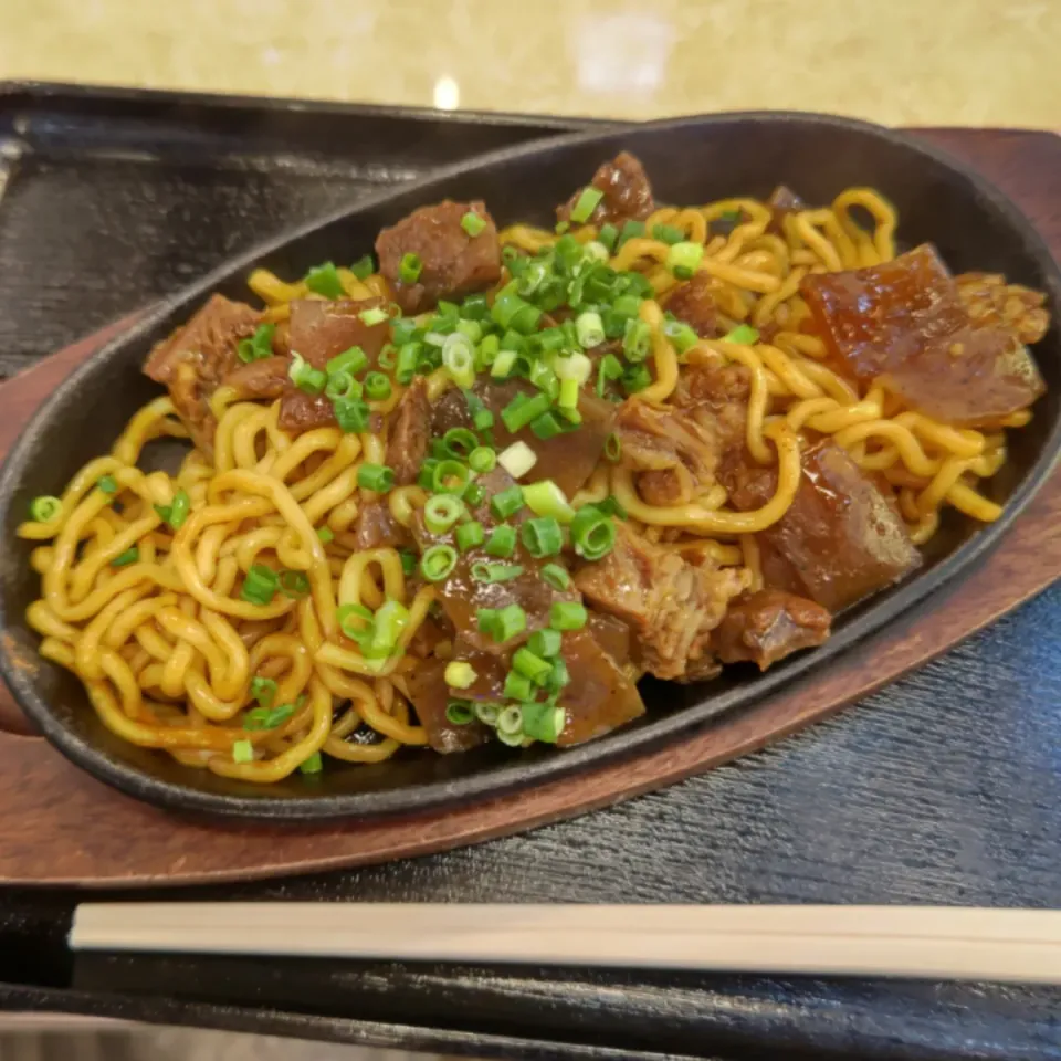 神戸ぼっかけ焼きそば|アクちゃんさん