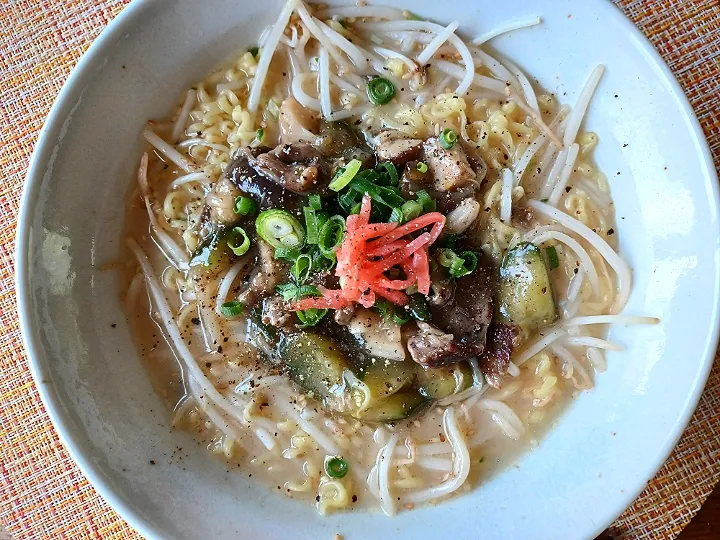 インスタント🍜白湯麺|ぱいんてーるさん