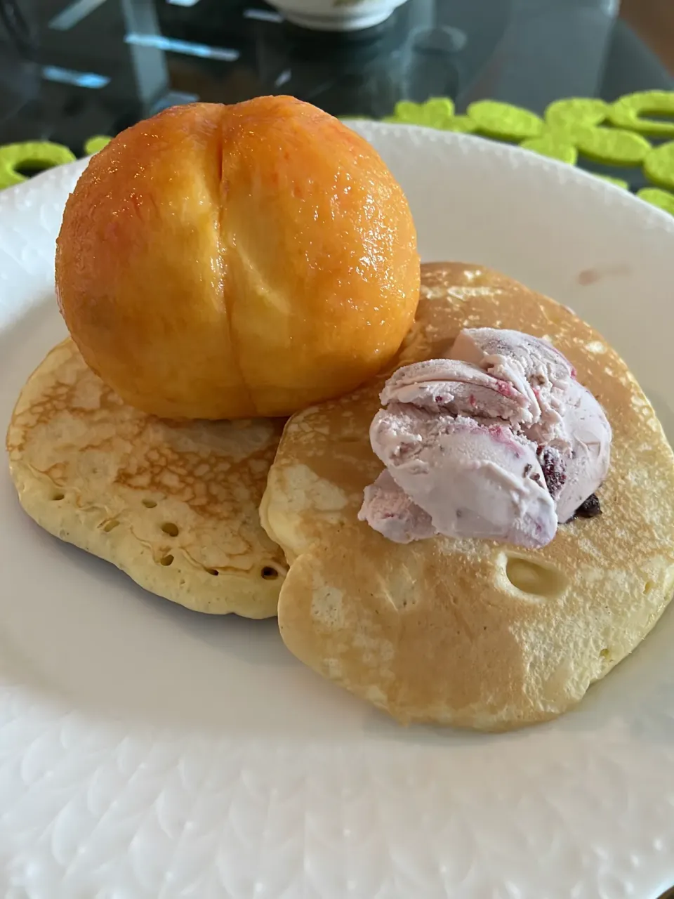 Snapdishの料理写真:Peach peach pancake|信生さん