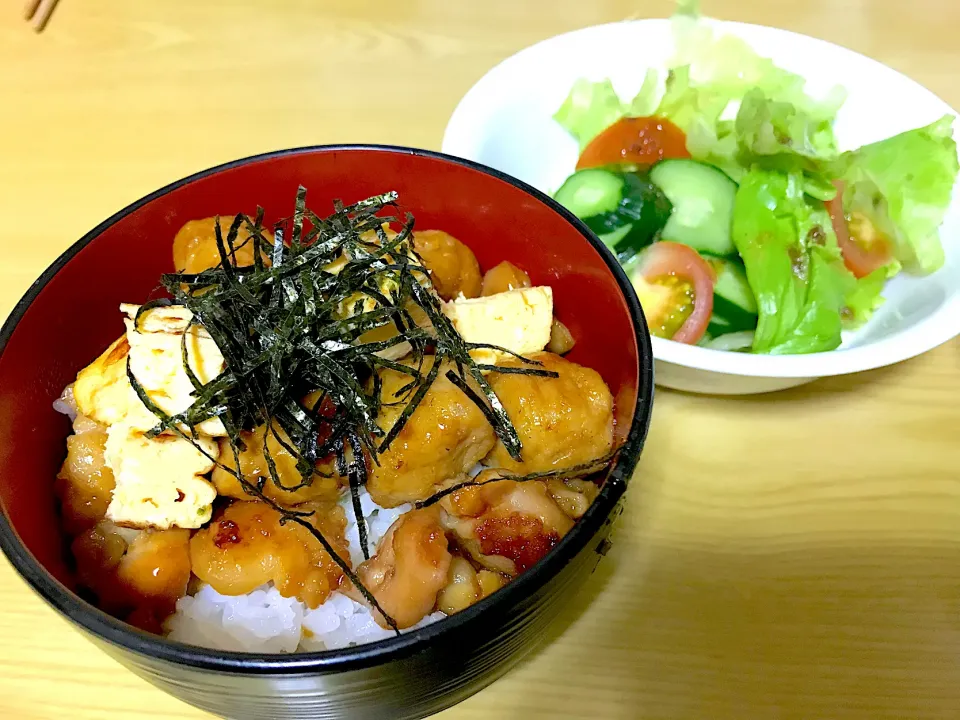 焼き鳥と卵焼き丼(これも親子丼？)😂|kibutoriさん