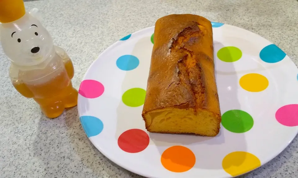 ノンバター蜂蜜レモンケーキ🍯
焼きすぎ…気泡入りすぎました💔|さくらんぼさん