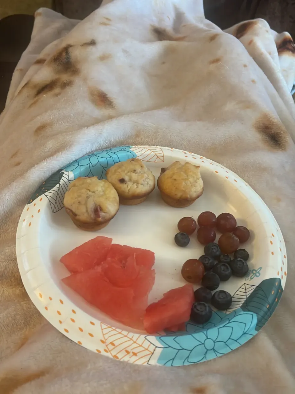 Snapdishの料理写真:Orange cranberry muffins, watermelons, grapes|suさん