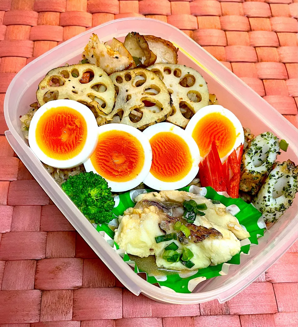 Snapdishの料理写真:中学生息子のお弁当 鶏焼豚炒飯弁当🍱|Snow10さん