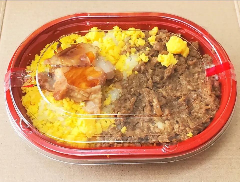 たまには市販のお弁当　鶏そぼろご飯|ナナさん