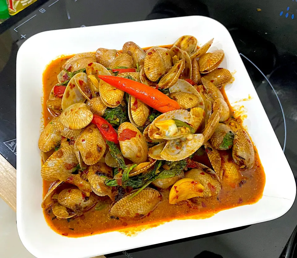 Stir-fried Clams with Chilli Paste|Lamonrockyさん