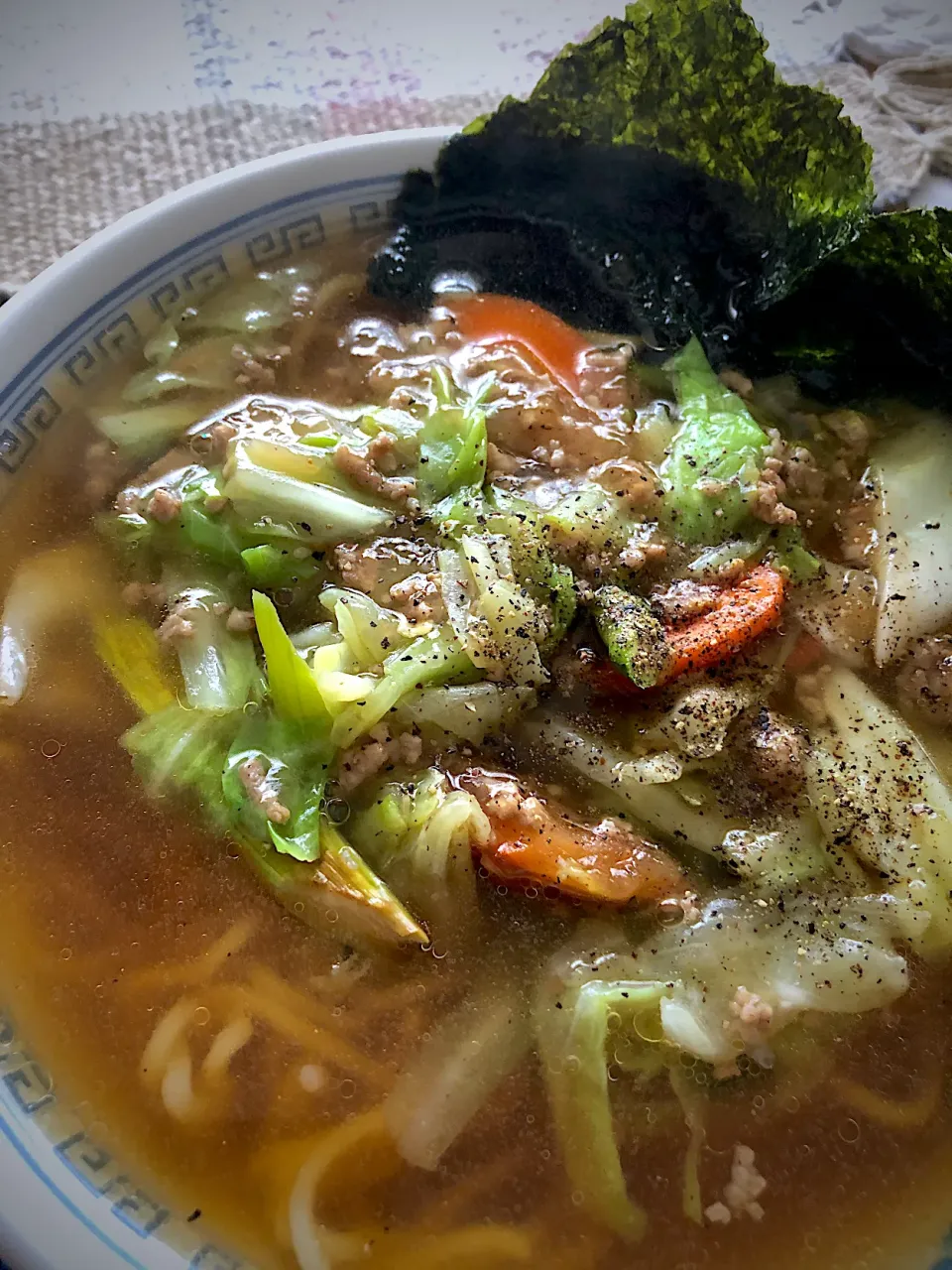 簡単自家製ラーメンスープで青唐辛子でピリ辛お醤油ラーメン^ ^🙆‍♀️|Tina Tomoko😋さん