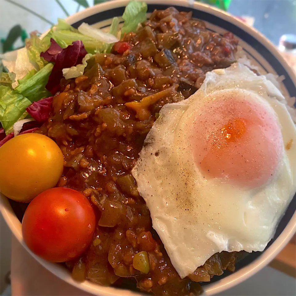 Snapdishの料理写真:📍夏野菜のキーマカレー👲🏽🍛|すがさん