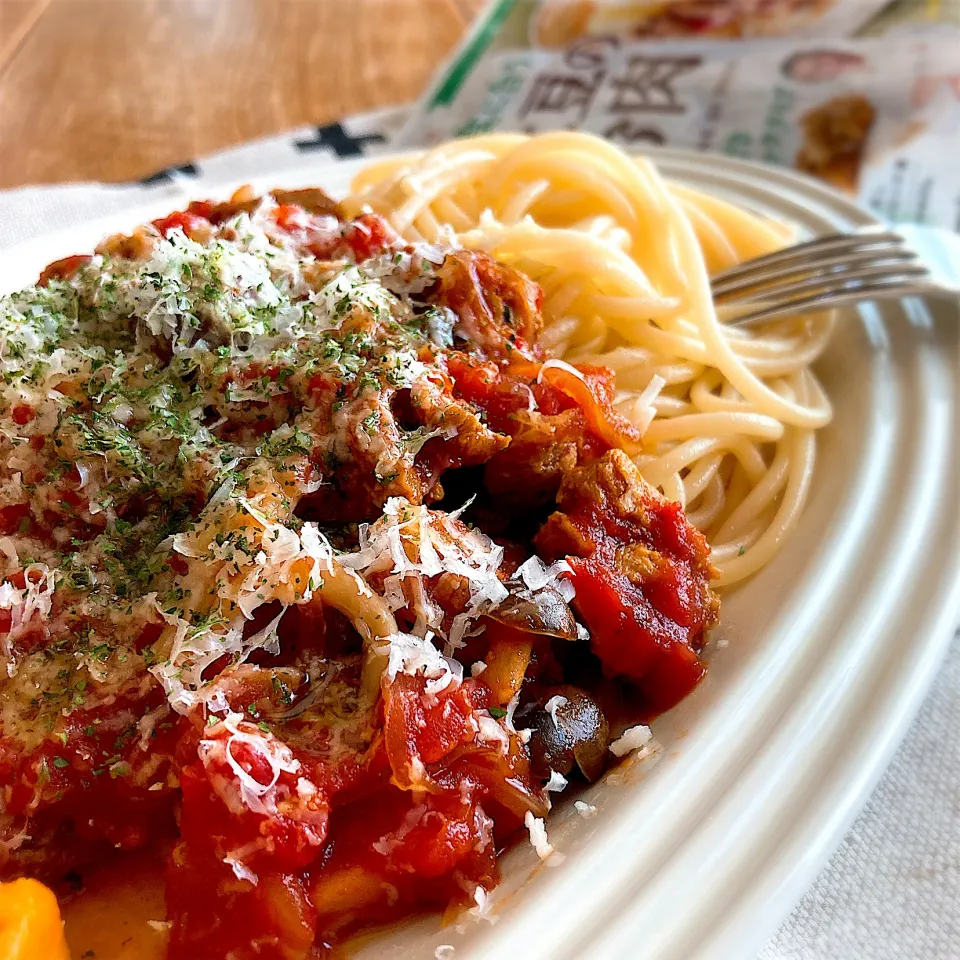 大豆のお肉のトマト煮でパスタ🍝|みずほさん