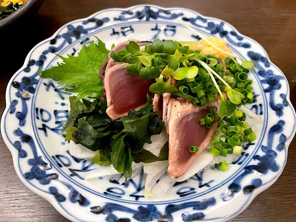 かつおたたき新玉添え|こいちさん