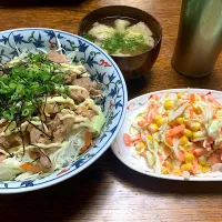 Snapdishの料理写真:豚丼にコールスロー😻|mycalさん