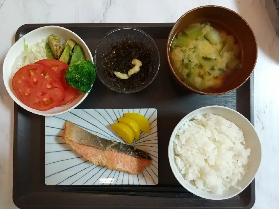 Snapdishの料理写真:鮭の酒粕味噌漬け定食|さえきっちんさん