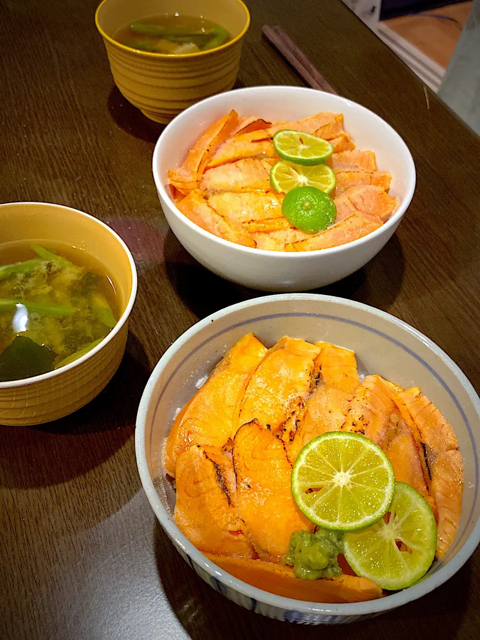 炙りサーモン丼　豆腐のお味噌汁|ch＊K*∀o(^^*)♪さん