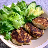 Snapdishの料理写真:鯖缶と豆腐のハンバーグこと、さばーぐ|appiさん