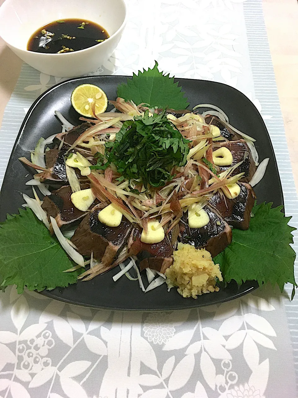 Snapdishの料理写真:かつおのたたき|ももさん