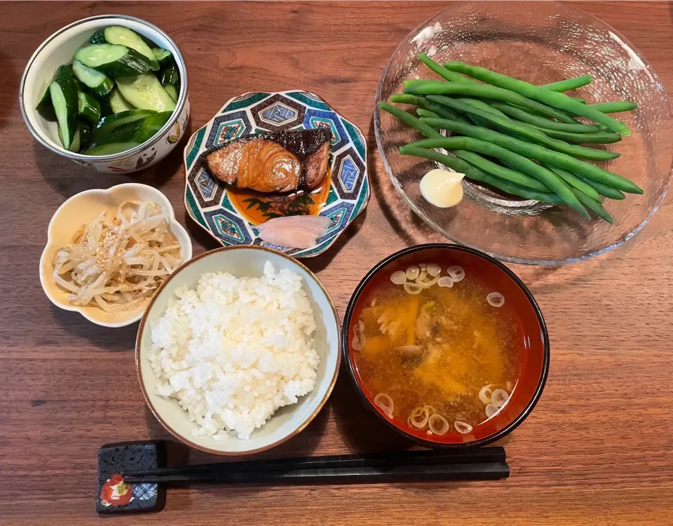 Snapdishの料理写真:鰤の照り焼き🐟☀️(新生姜添え)|hyocoさん