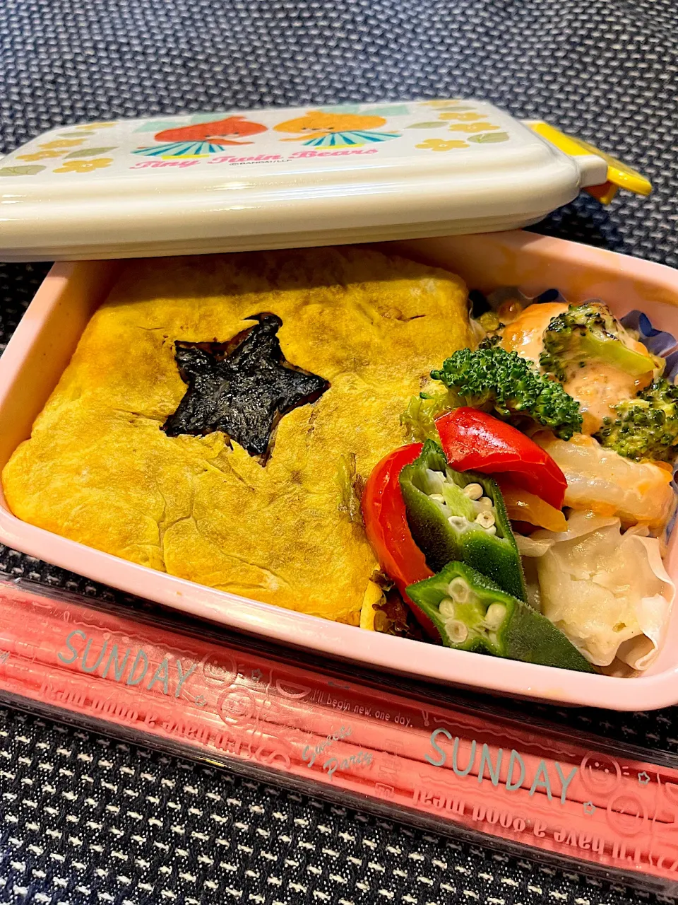 Snapdishの料理写真:オムそばめし＊学童弁当|KOTOFUさん