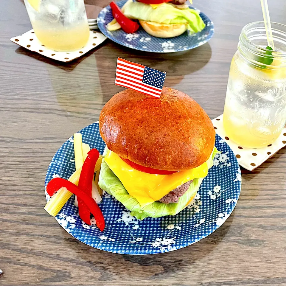 お手製バンズdeグルメバーガー🍔|Ｌilicaさん