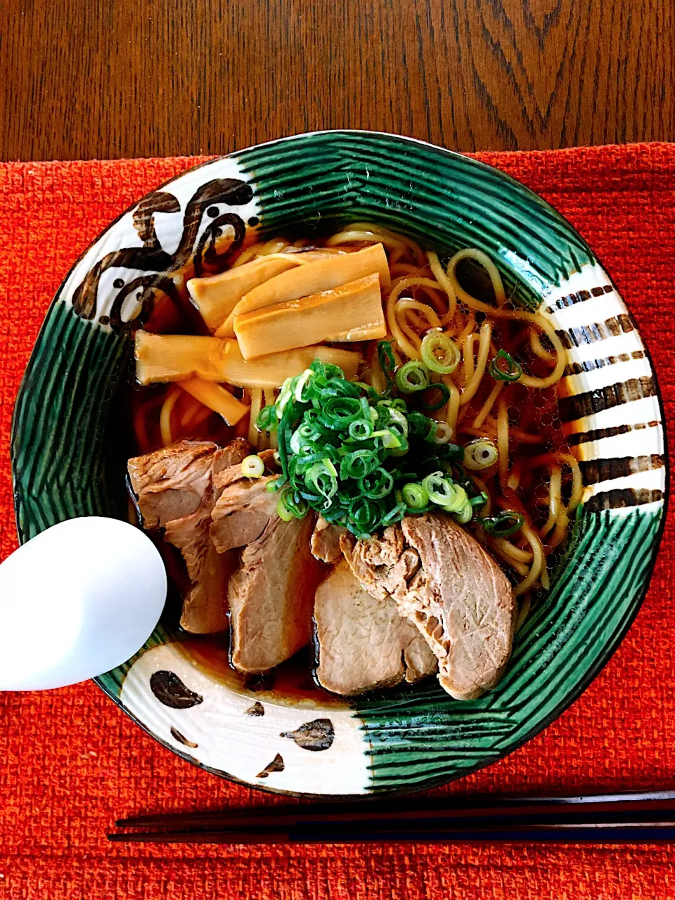 普通の醤油ラーメン(賄いかなぁ)|じゃじゃまるさん