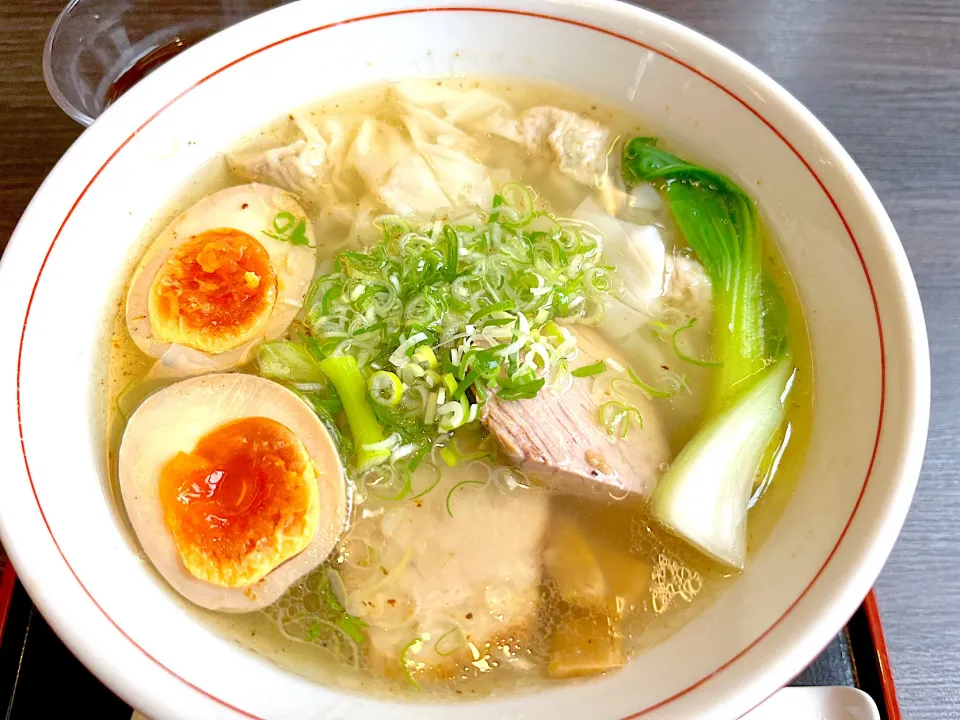 ワンタン塩ラーメン　味玉トッピング|きらさん