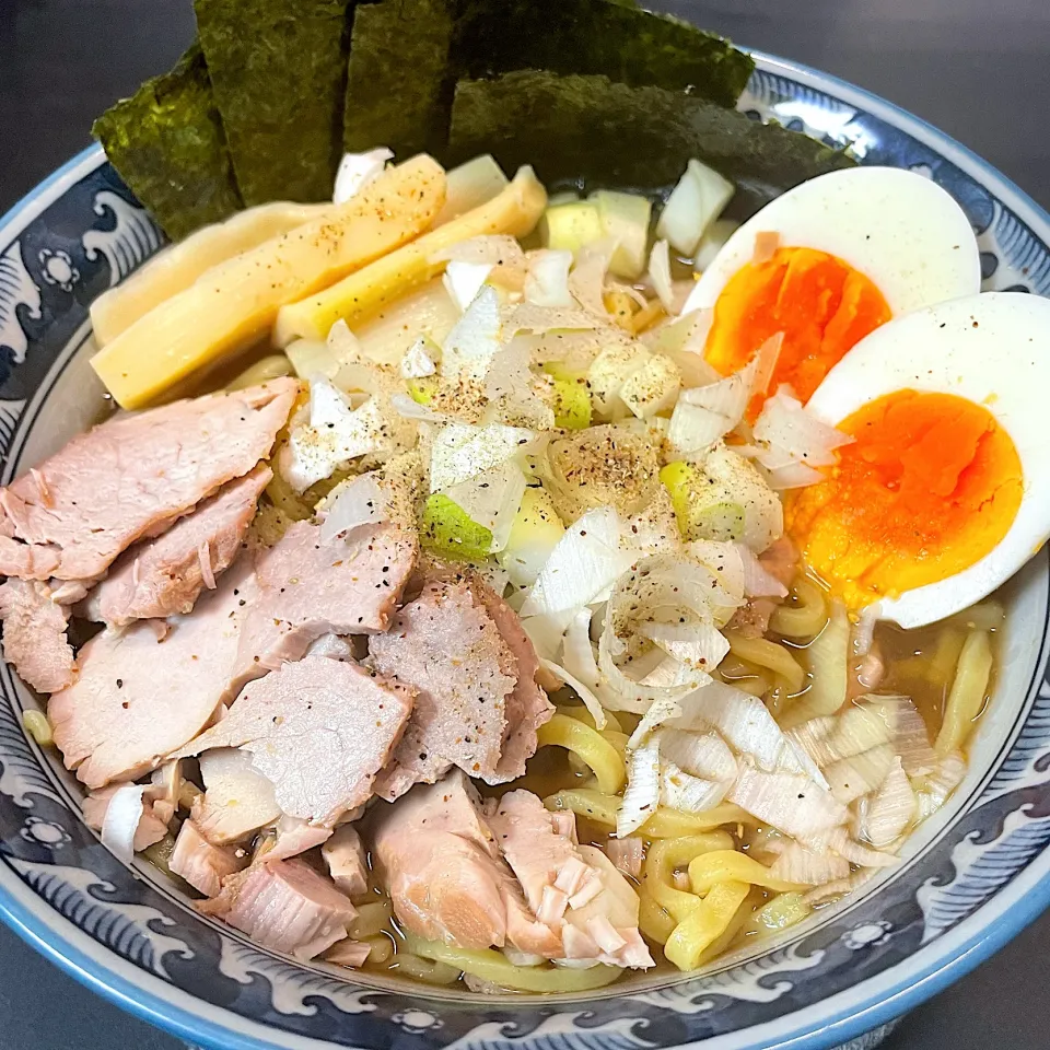 Snapdishの料理写真:煮干し豚骨醤油ラーメン|海鼠さん