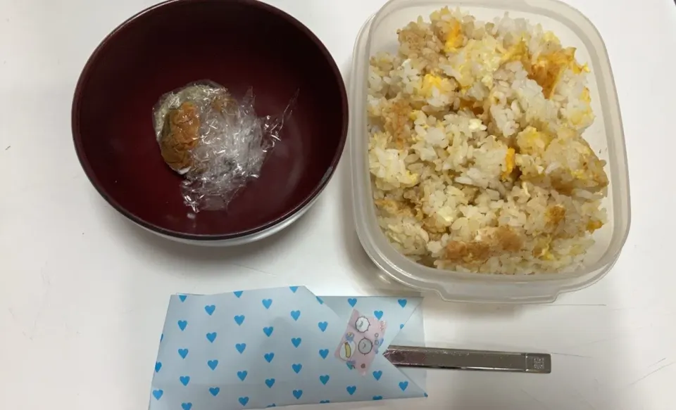 パパ弁☆炒飯☆みそ玉。今日も炒飯です。私が飽きてきたよー(T ^ T)|Saharaさん