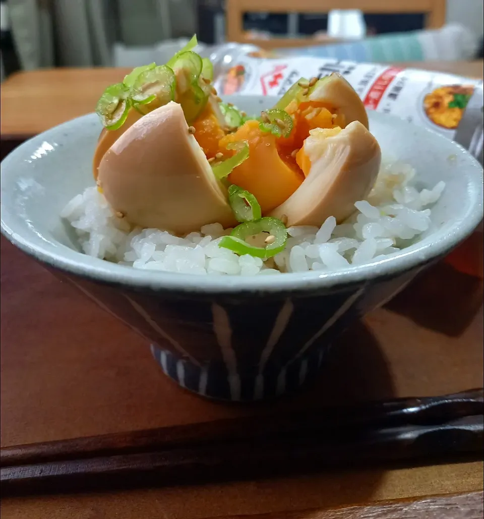 Snapdishの料理写真:息子の朝ごはん煮卵|ナオミさん