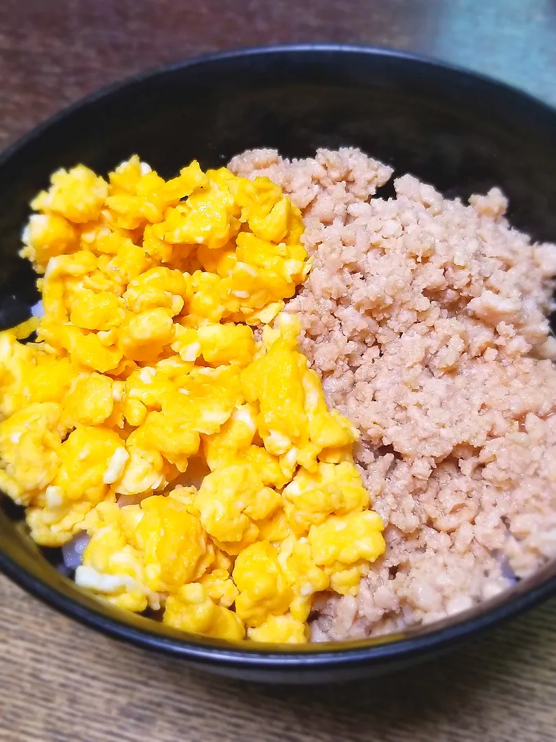 パパ作👨そぼろ丼|ぱんだのままんさん