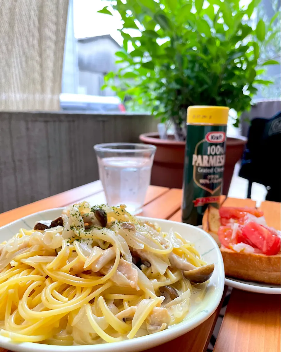 クリームパスタと食パンでブルスケッタ🍞|だまさん