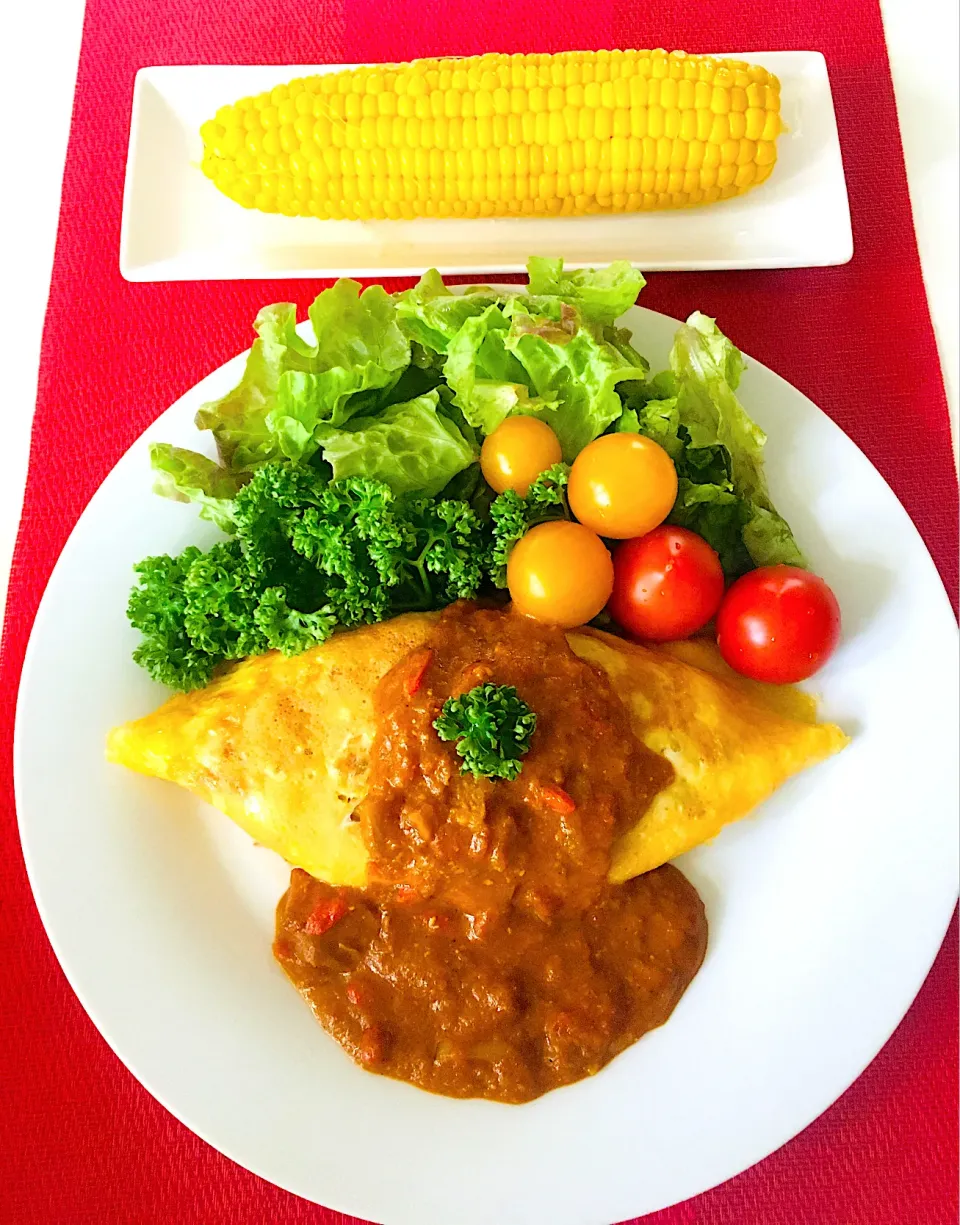 今日の胃袋泥棒笑笑💪オムライスとスパイスカレーでオムカレー💪北海道産とうもろこし🌽美味い😋|HAMI69さん