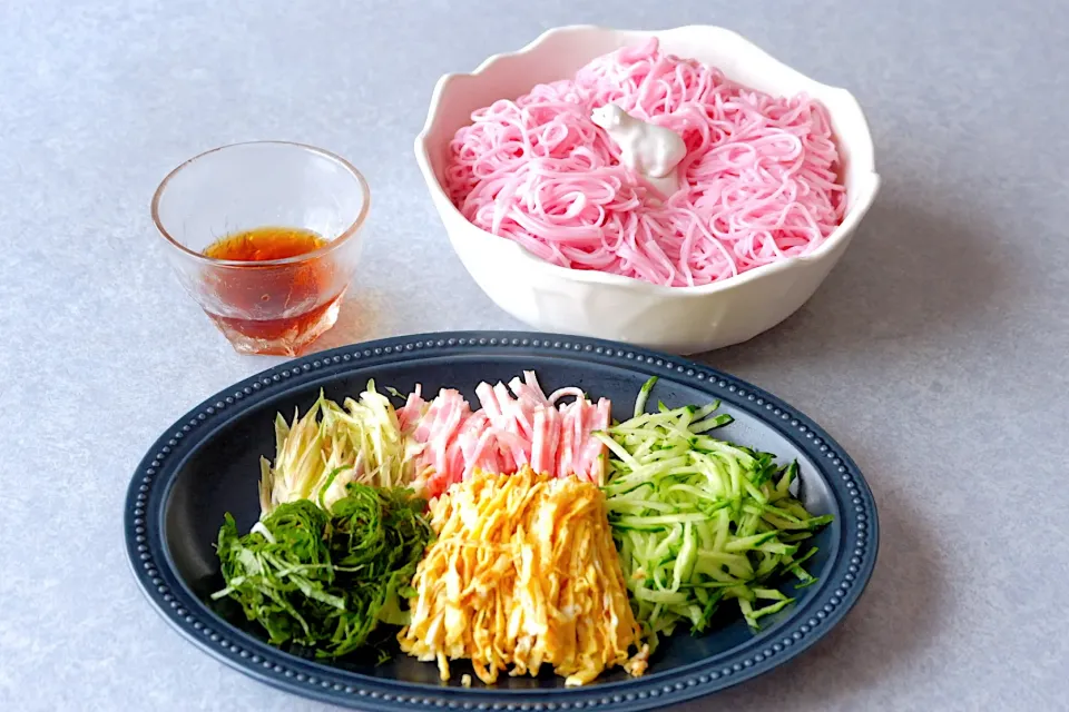 Snapdishの料理写真:暑い日は朝から梅そうめん|Orie Uekiさん