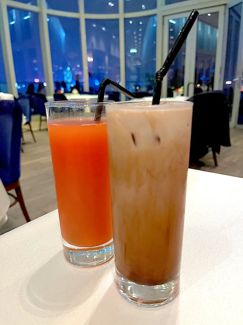 Snapdishの料理写真:Fresh grapefruit juice and mocha|skyblueさん