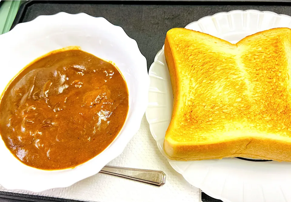 カレートースト|Food is lifeさん