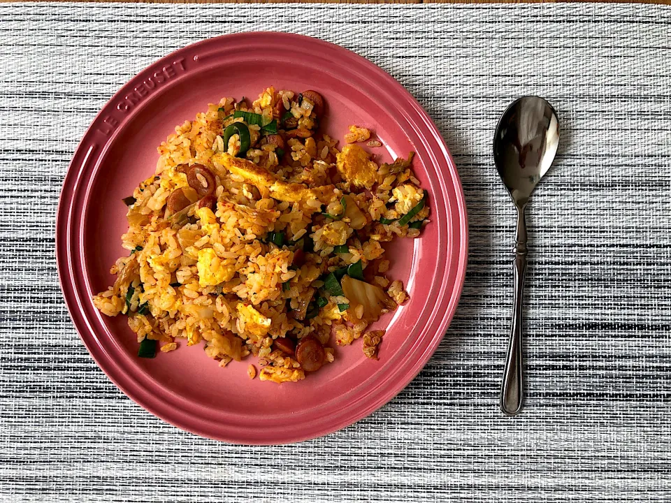 引っ越しやらなんやらで約１ヶ月ぶりの旦那のキムチチャーハン✨　安定の味で美味しかった😊|BUBUさん