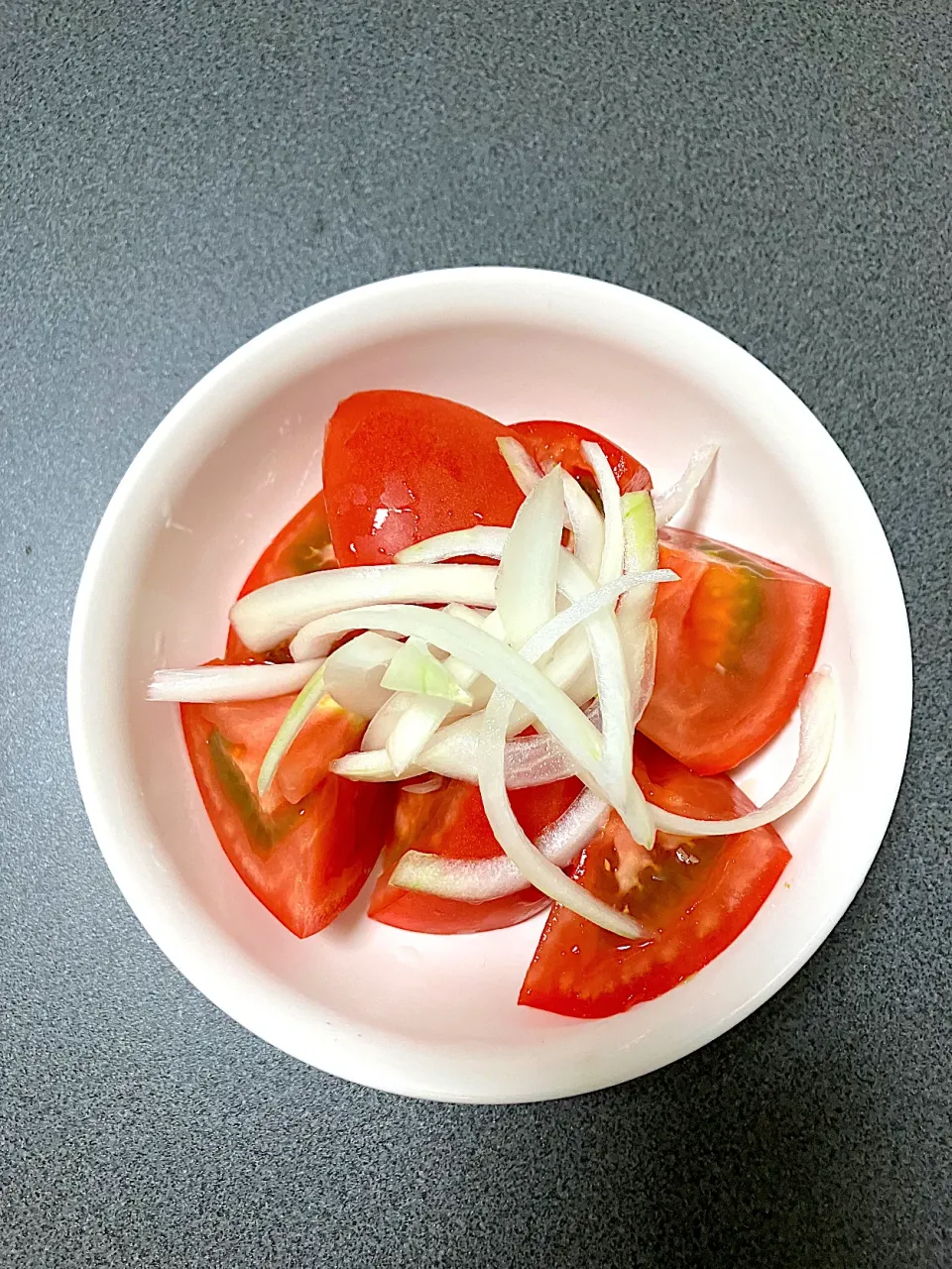 トマト玉ねぎサラダ|なおきさん