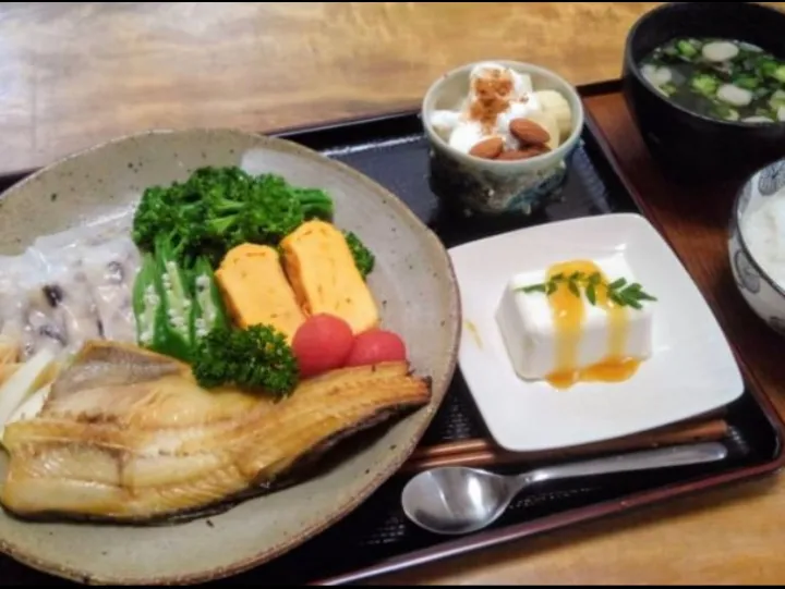 朝のホッケ定食|くまちゃんさん