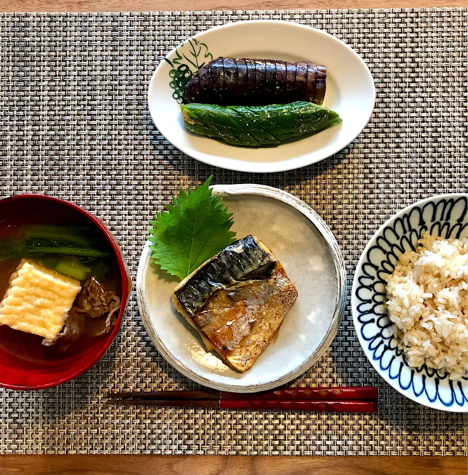 Snapdishの料理写真:鯖塩焼と揚げ出し肉豆腐の朝御膳🍚|saoricocoさん