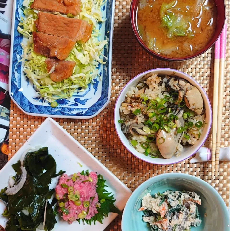 牡蠣と昆布の炊き込みご飯で夕ご飯🍴|ポチさん