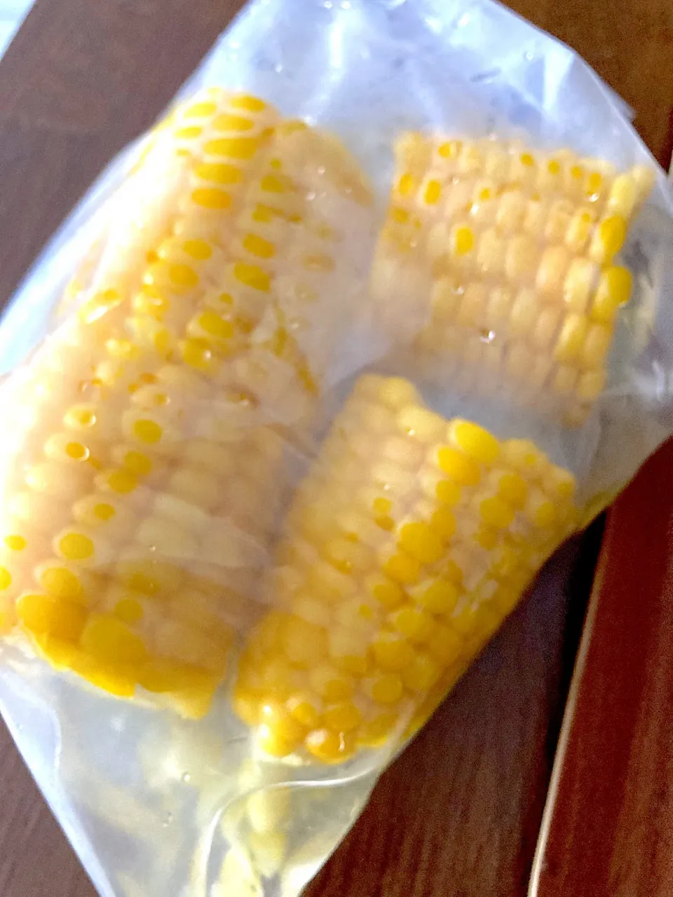 とうもろこし🌽のレンチン蒸し|coronさん