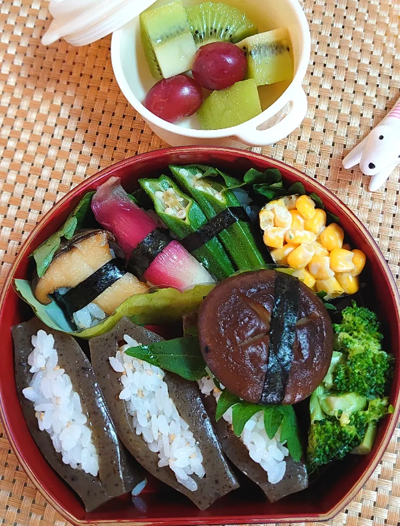 コンニャクと野菜でお寿司弁当🍱|ポチさん