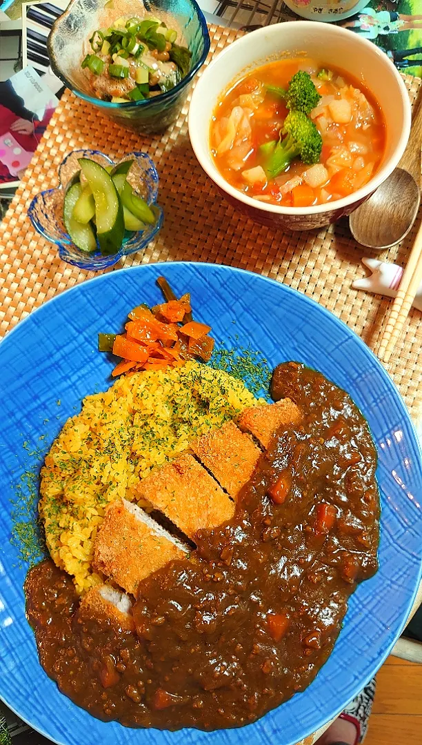 Snapdishの料理写真:カツカレーで夕ご飯🍴|ポチさん