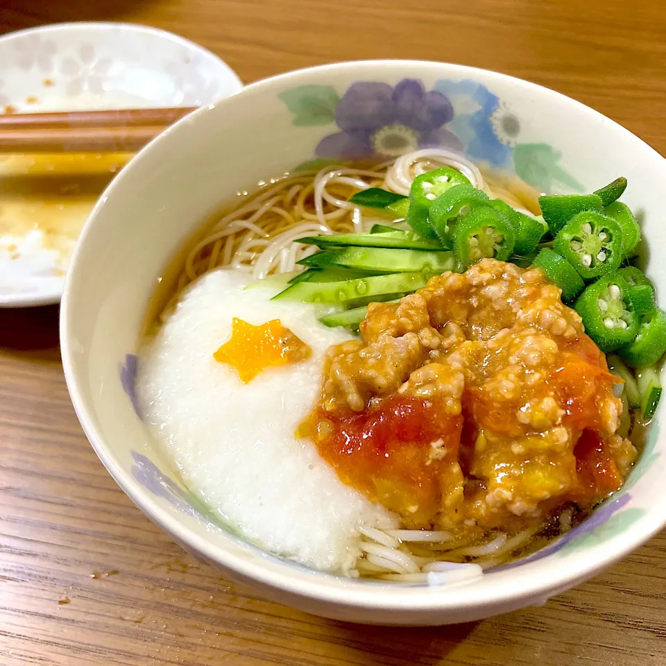 トマト肉味噌とろろ素麺|こもず♪さん