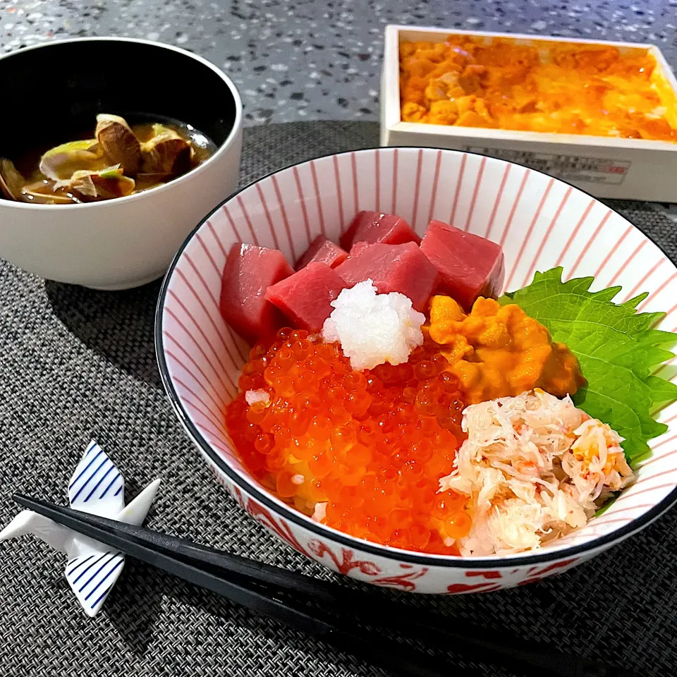 北海道づくしの海鮮丼|AKUBI*:ஐ(●˘͈ ᵕ˘͈)さん