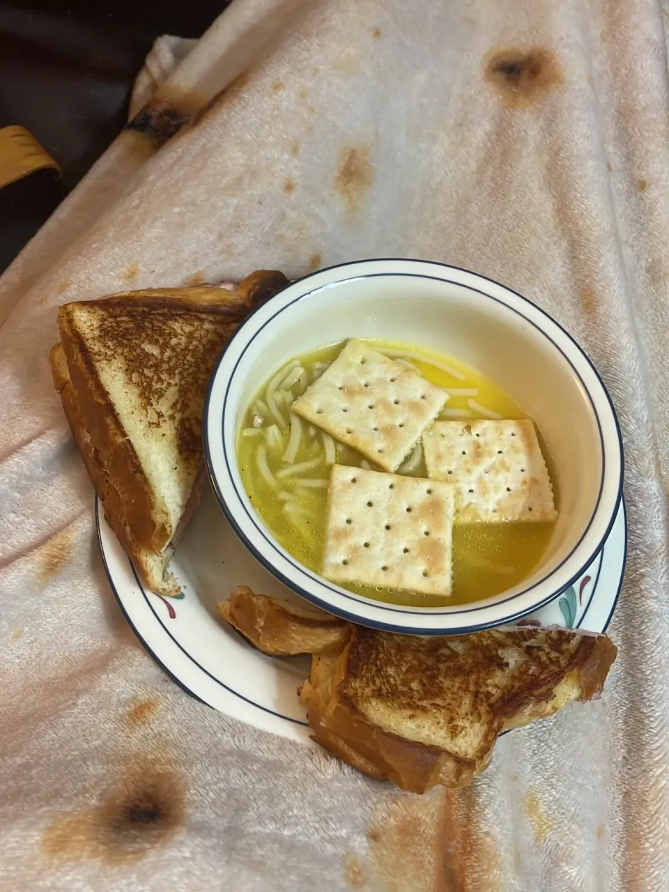 Grilled ham cheese and crackers|suさん