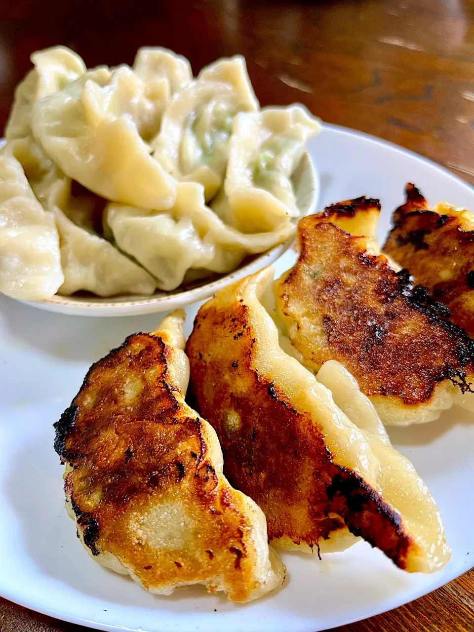 手作り皮と種の焼き餃子と水餃子🥟|凛さん